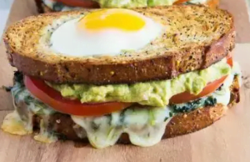 番茄雞蛋蔬菜三明治，健康營養(yǎng)，好吃不發(fā)胖